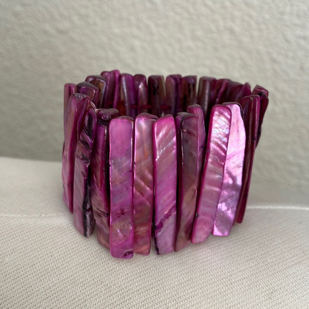 Vintage Mother of pearl stretch bracelet - Picture 2 of 3